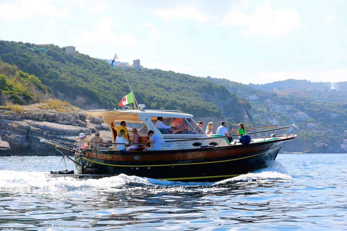 Hybrid boat tour to Positano, Amalfi and the Bay of Ieranto from Sorrento