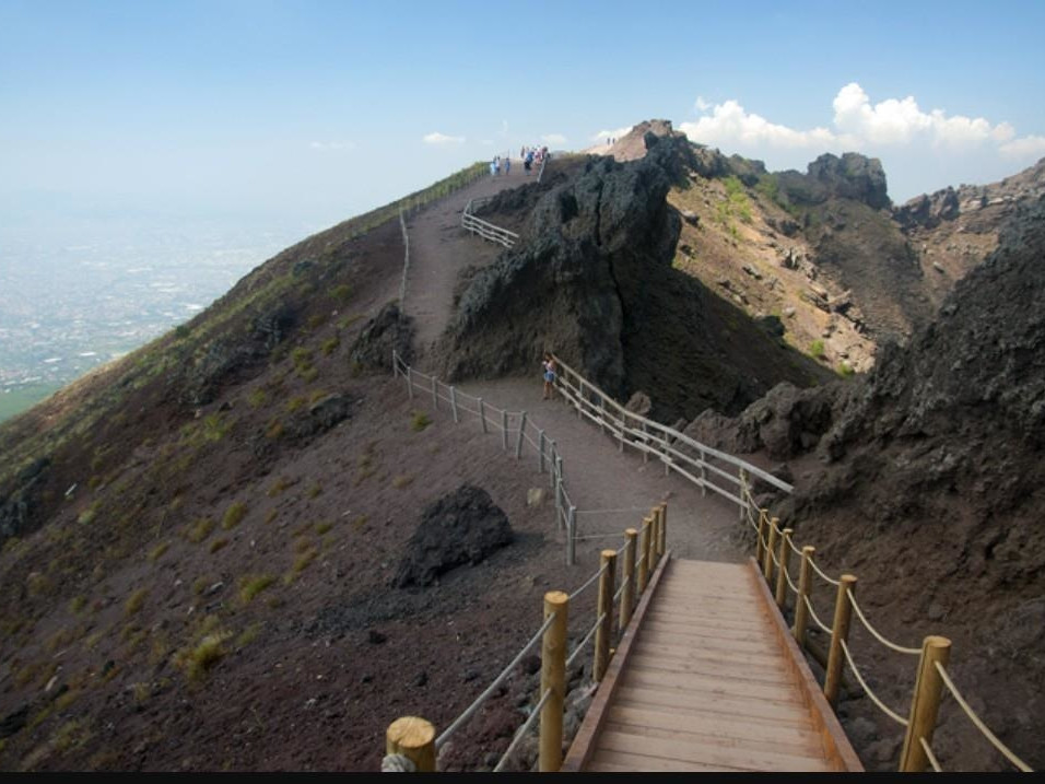 GOLDENTOURS INTERNATIONAL