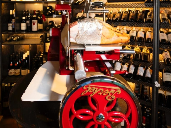 GOLDENTOURS INTERNATIONAL