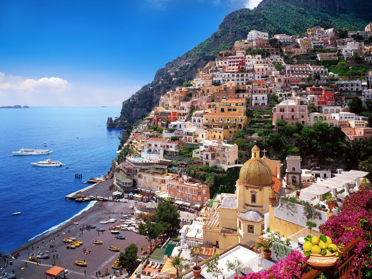 Positano and Amalfi by boat from Naples