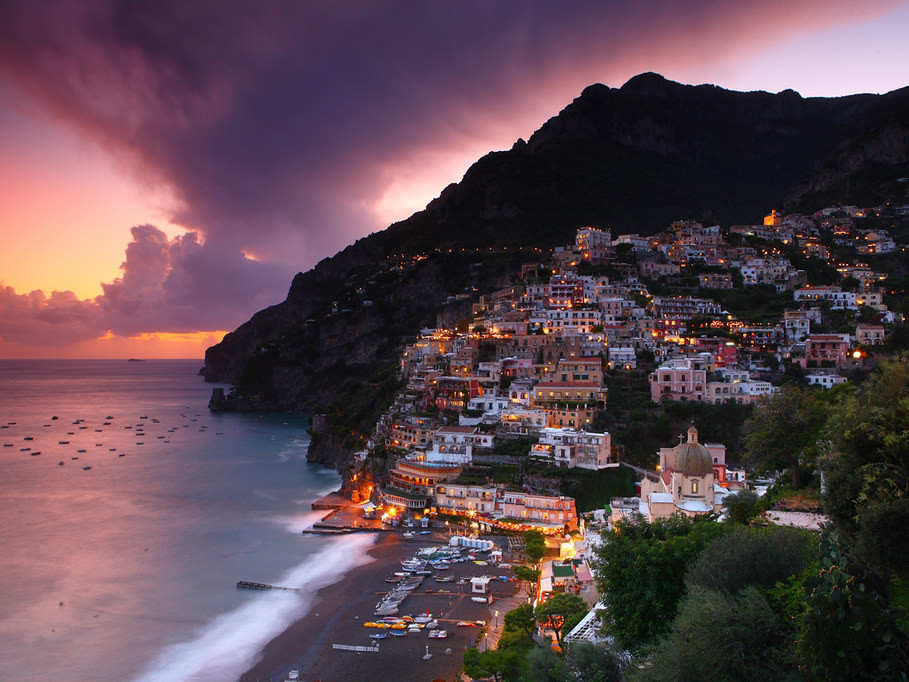 Golden evening in Positano - Shared return transfer by minivan